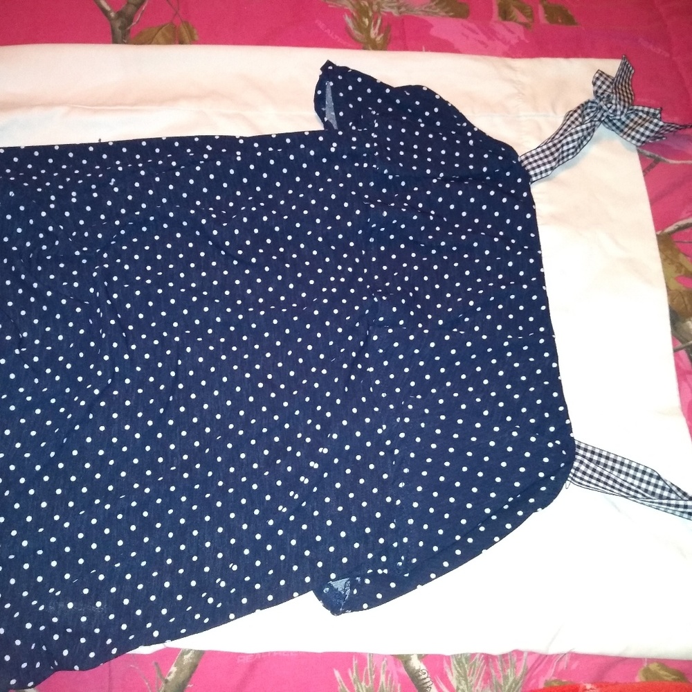 Poka dot cood shoulder top